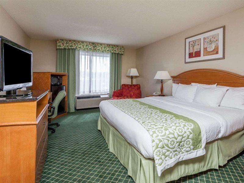 Days Inn & Suites By Wyndham Warren Exteriér fotografie