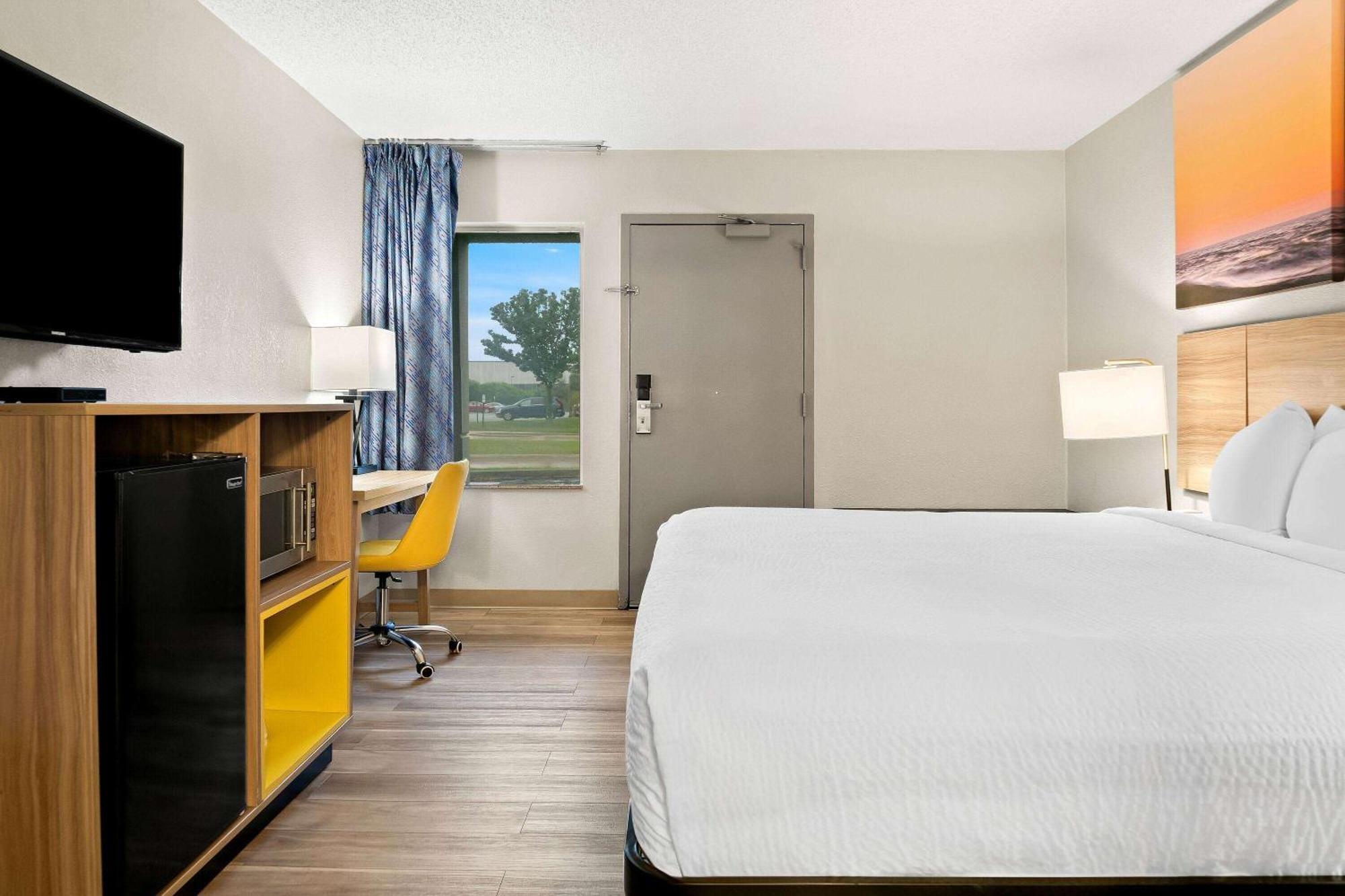 Days Inn & Suites By Wyndham Warren Exteriér fotografie