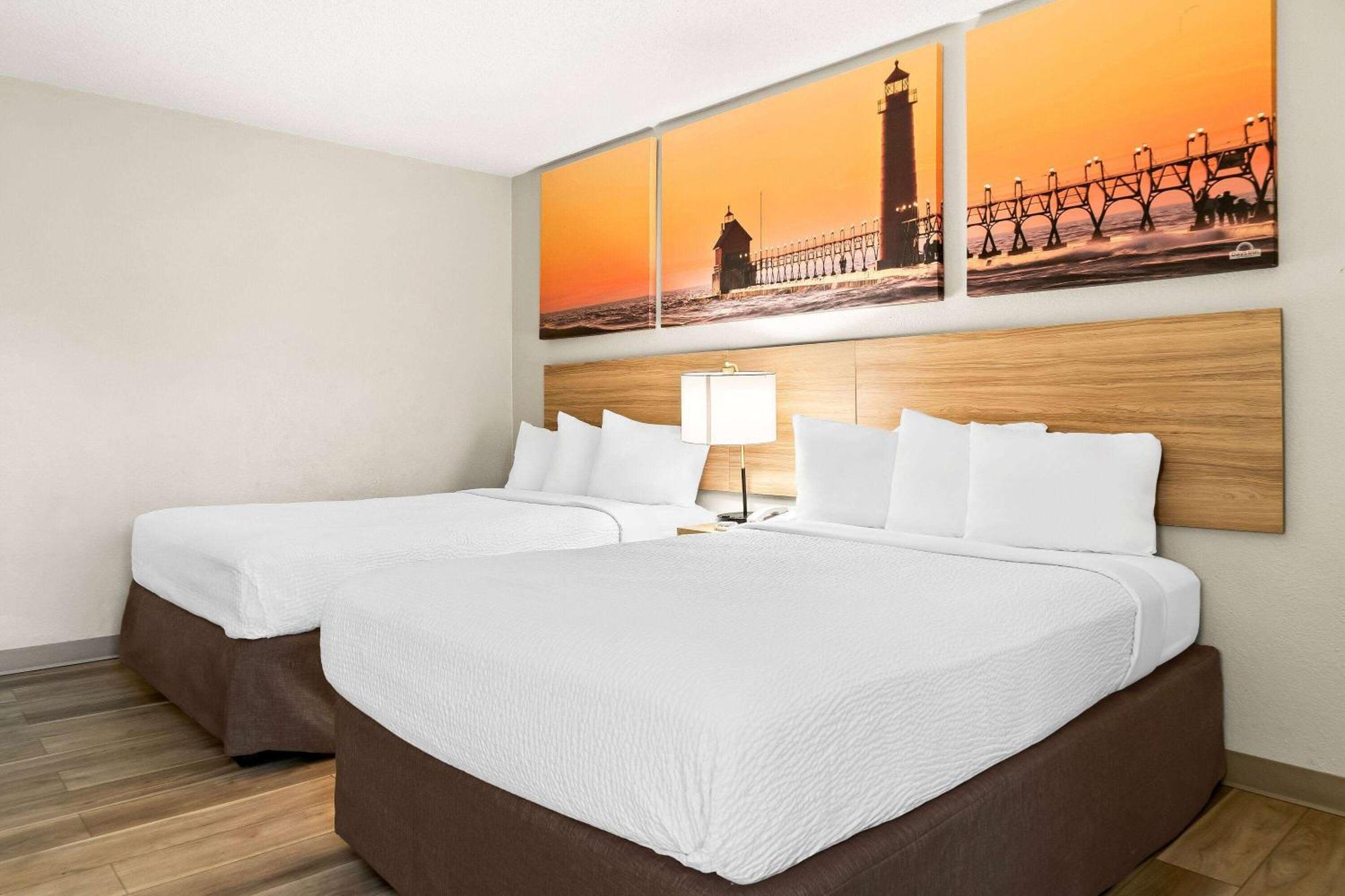 Days Inn & Suites By Wyndham Warren Exteriér fotografie