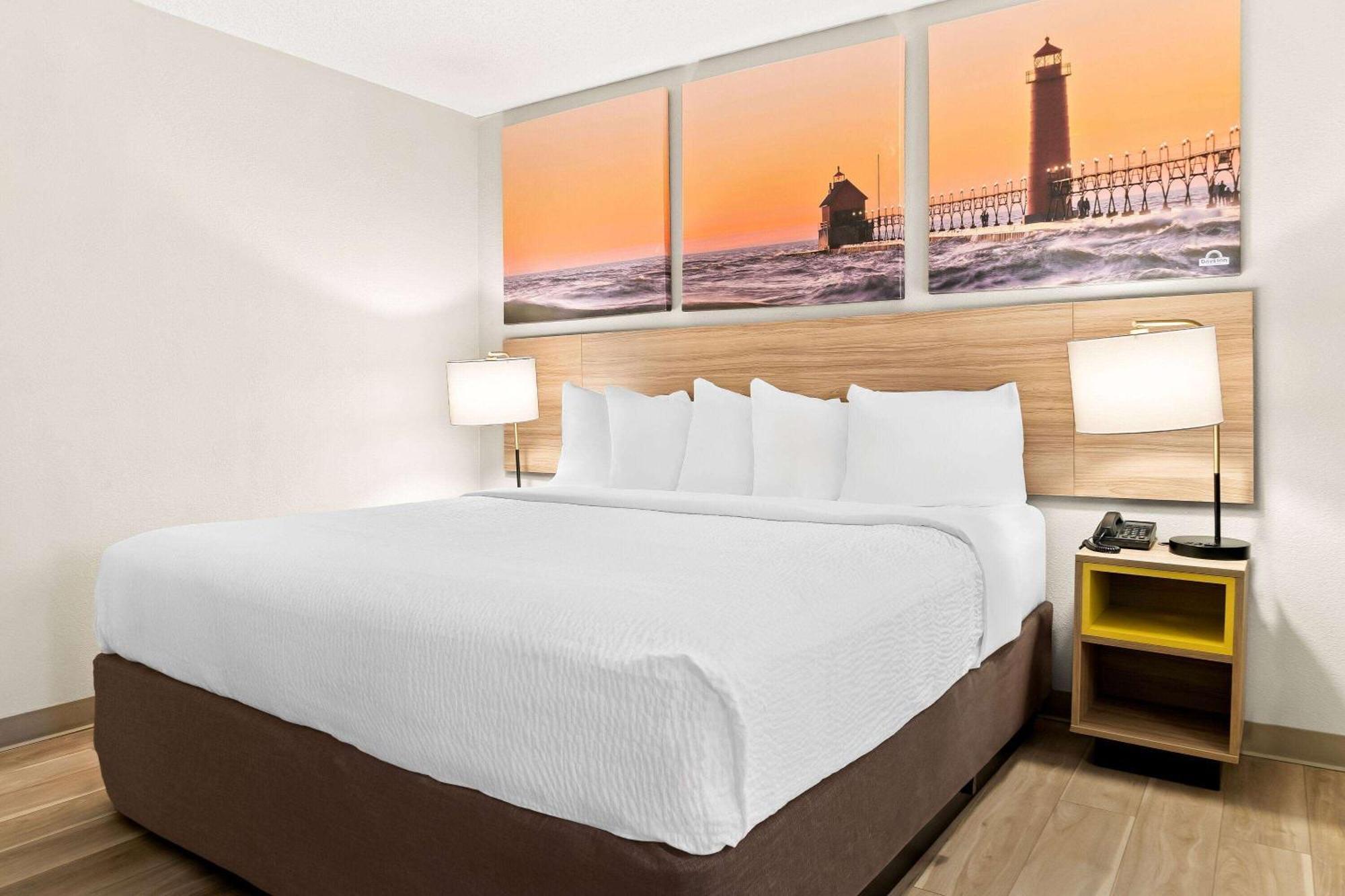 Days Inn & Suites By Wyndham Warren Exteriér fotografie