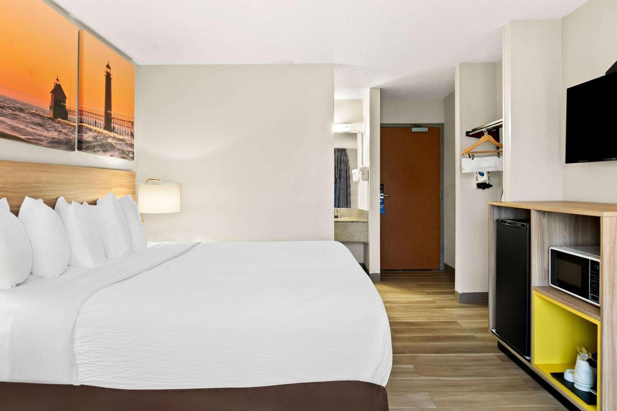 Days Inn & Suites By Wyndham Warren Exteriér fotografie