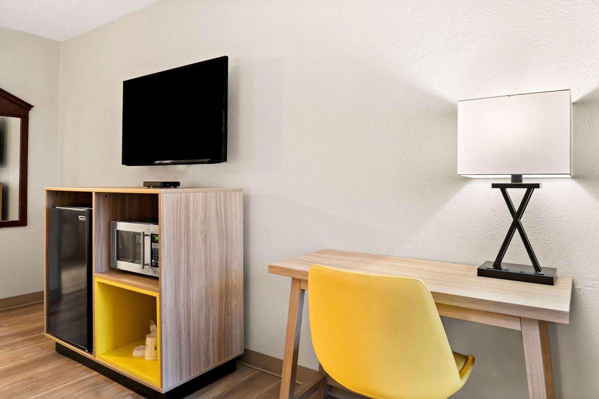 Days Inn & Suites By Wyndham Warren Exteriér fotografie