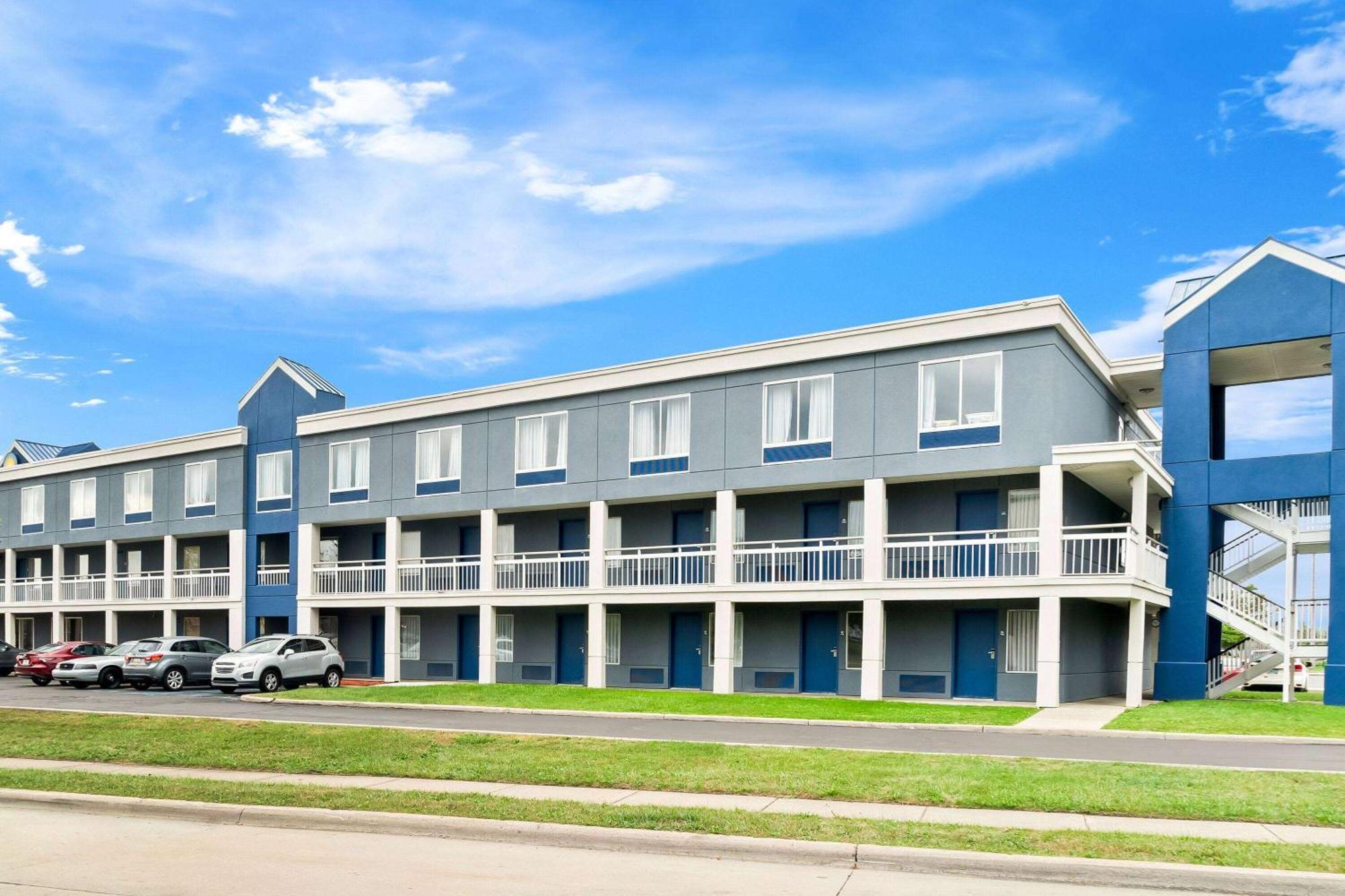 Days Inn & Suites By Wyndham Warren Exteriér fotografie
